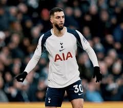 利雅得胜利2-1逆转费哈，C罗双响+补时第14分钟点射绝杀